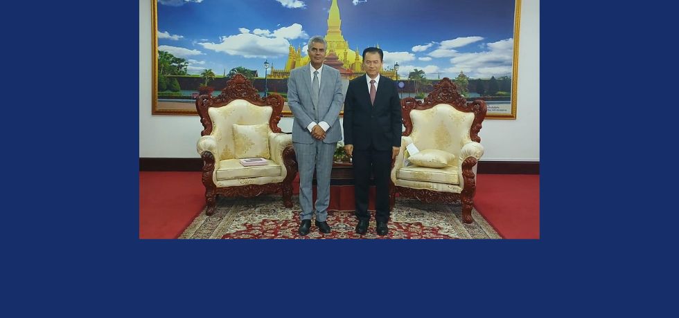 Ambassador Yogeshwar Sangwan met H.E. Malaithong Kommasith,Minister of Industry and Commerce of Lao PDR
